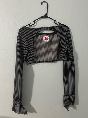 Black & Gray Vertical-Stripe Cropped shirt